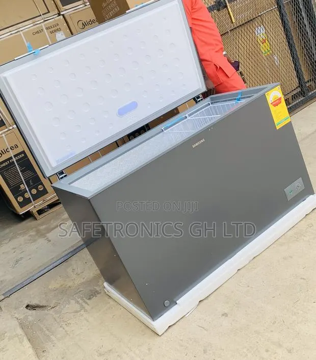 Great Offer on Samsung 371 Litres Chest Freezer Ri70f37v1gagh · Photo 1