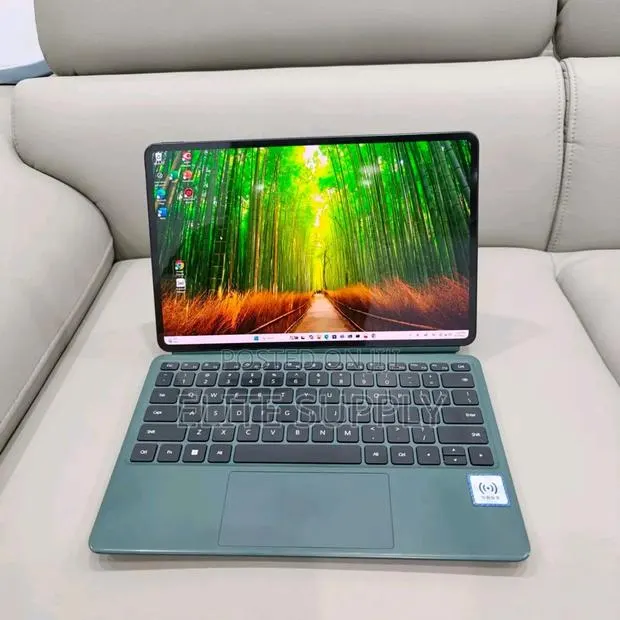New Laptop Huawei MateBook 13 WRT-W29E 16GB Intel Core i7 SSD 512GB · Photo 1