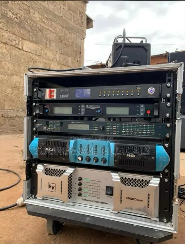 A Pair of Arrays ,Bass and Amplifier Set · Photo 1