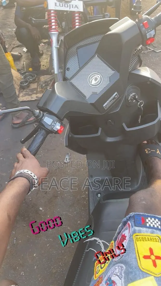 Piaggio Scooter 2016 Green · Photo 1