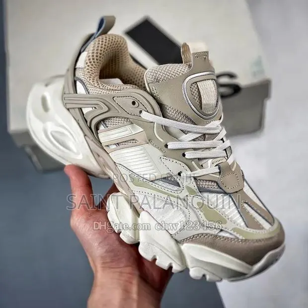 Adidas Unisex Sneakers · Photo 1