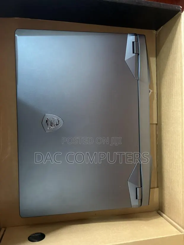 New Laptop MSI GE66 Raider 10SGS 16GB Intel Core i7 SSD 1T · Photo 1