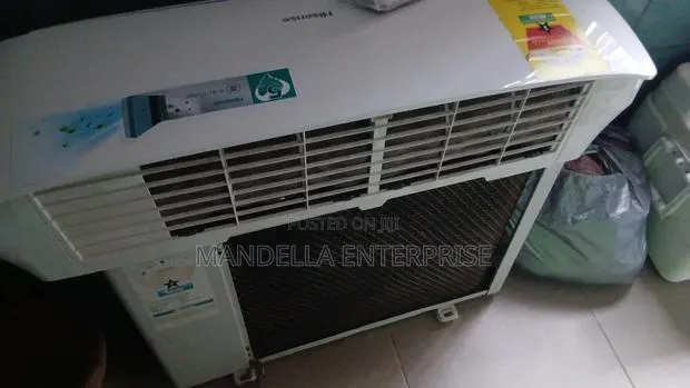 Split Air Conditioner - Neat in Good Condition · Photo 1