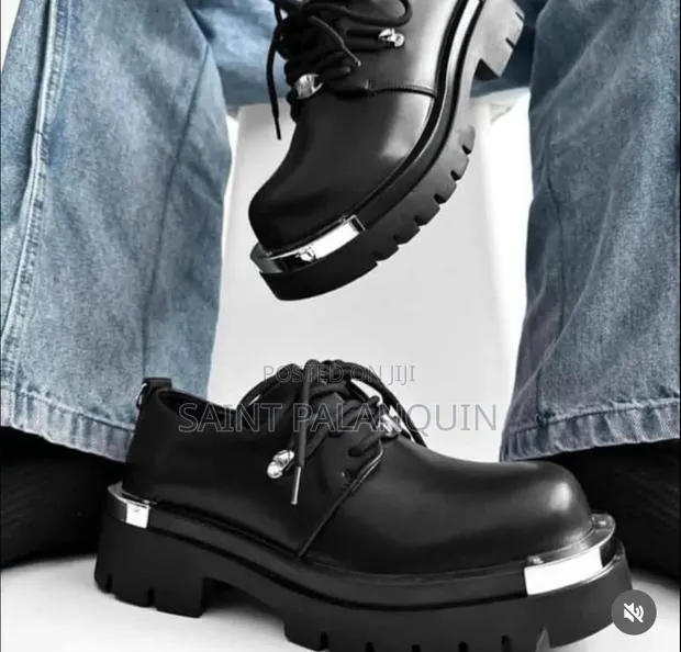 Balenciaga Alaska · Photo 1