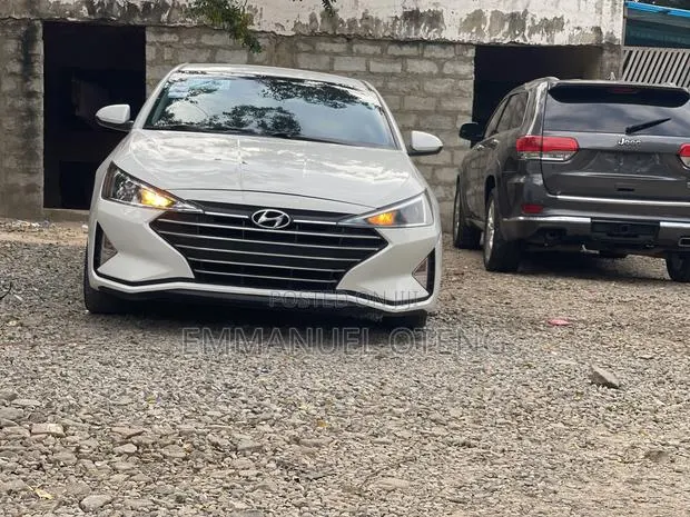 Hyundai Elantra 2020 White · Photo 1