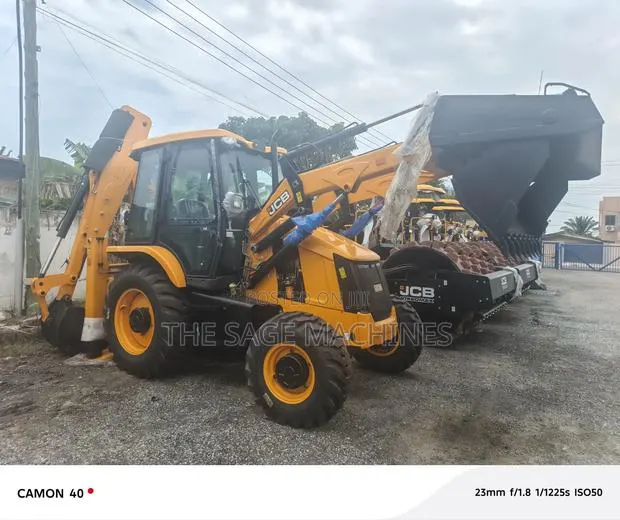 JCB Back Hoe Loader for Sale · Photo 1