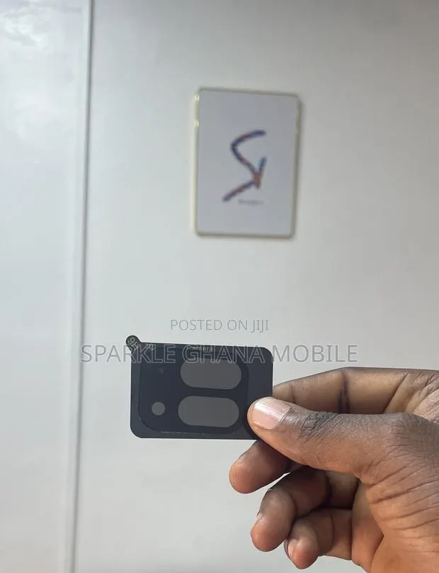 Google Pixel 9 Pro Fold Camera Glass · Photo 1