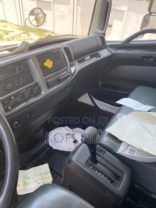 21ft Hino Box Truck for Sale – Clean Ready for Business · Photo 2