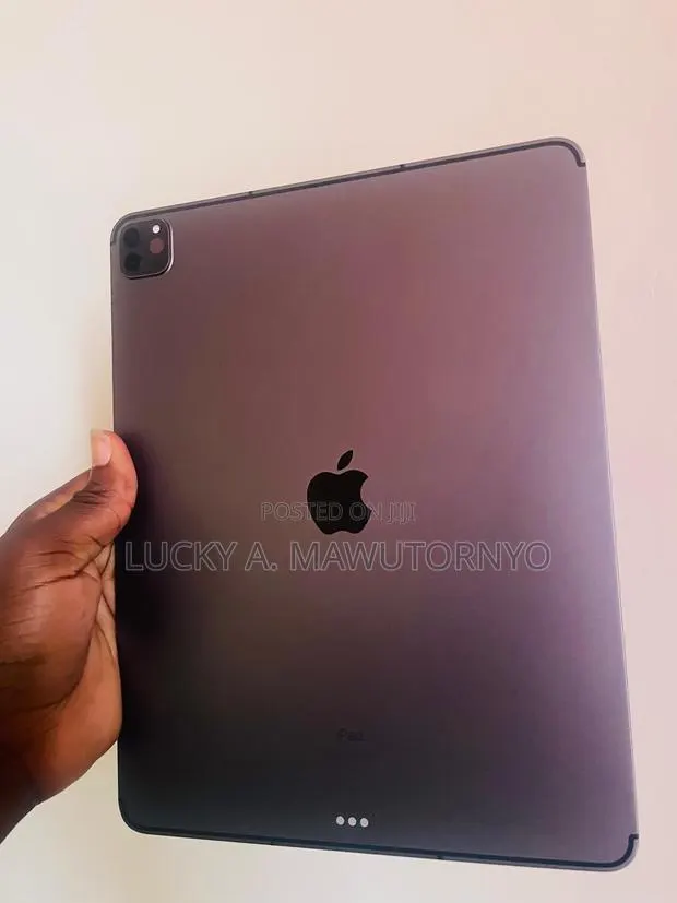 Apple iPad Pro 12.9 (2021) 512 GB Gray · Photo 1