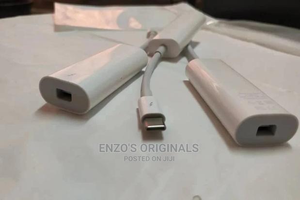 Apple Thunderbolt 3 To Thunderbolt 2 Adapter Or Dongle · Photo 2