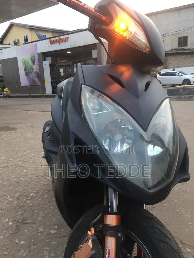 Kymco 2015 Black · Photo 1
