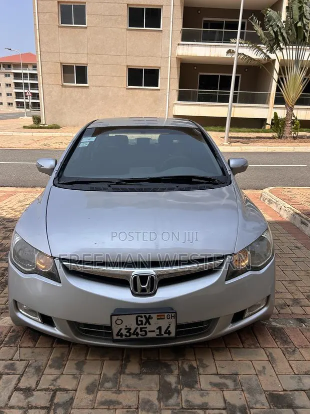 Honda Civic 1.8 2007 Silver · Photo 1