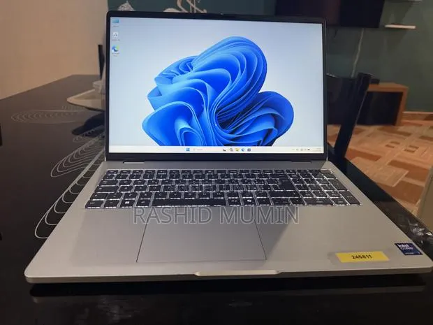 Laptop Dell Pro 16 16GB Intel Core Ultra 7 HDD+SSD 512GB · Photo 1
