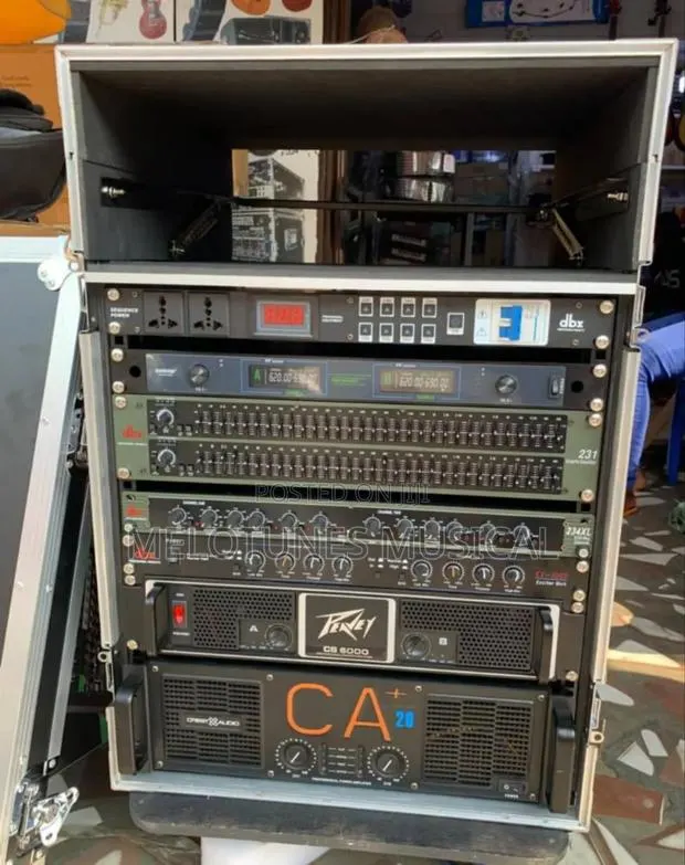 Fully Arranged Amplifier Rack Set for Speakers · Photo 1