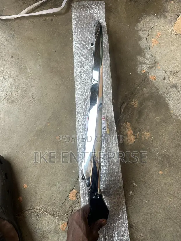 Honda Accord Headlight Chrome 2018,2019,2020 · Photo 1