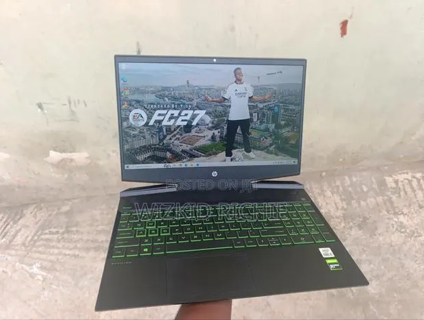 Laptop HP Pavilion 15 8GB Intel Core i5 HDD+SSD 512GB · Photo 1