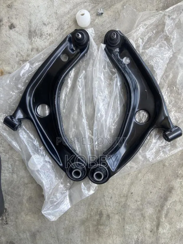 Yaris / Vitz 2007,2008,2009,2010,2011,2012,2013,2014,2015 Lower Arm · Photo 1