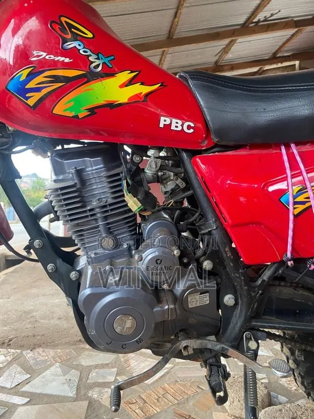Motorcycle 2019 Red · Photo 1