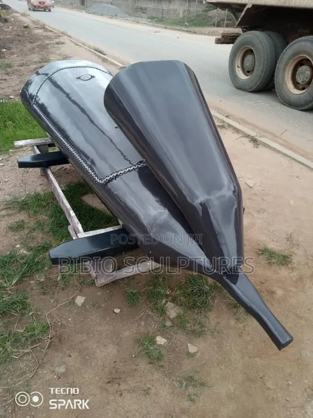 Musical Instrument Gong-Gong Shaped Casket · Photo 1