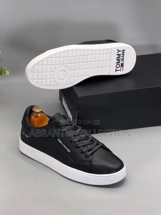 Tommy Hilfiger Lace Up Sneaker · Photo 1