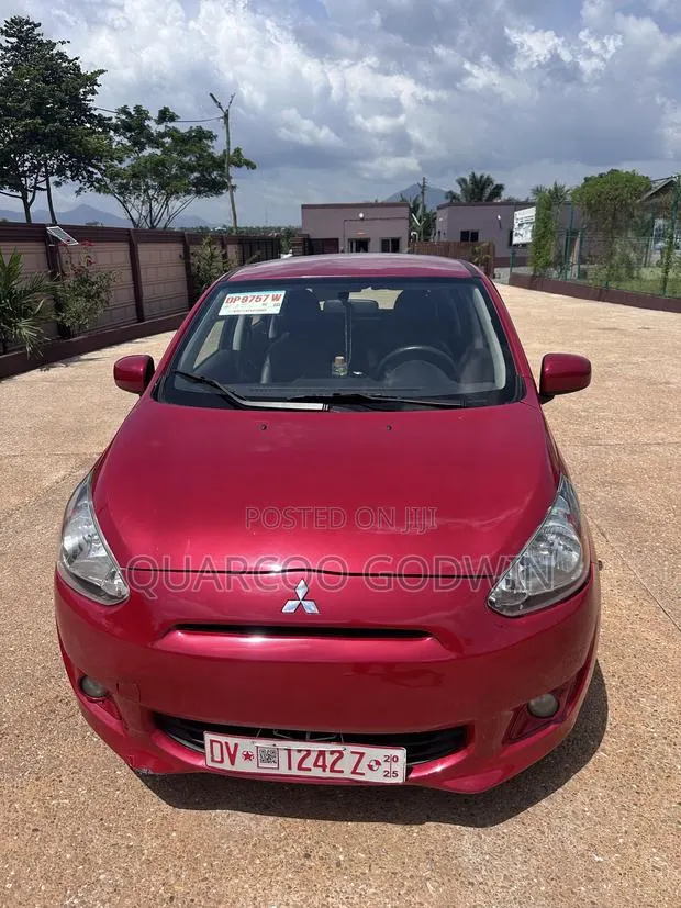 Mitsubishi Mirage DE 4dr Hatchback (1.2L 3cyl CVT) 2015 Red · Photo 1