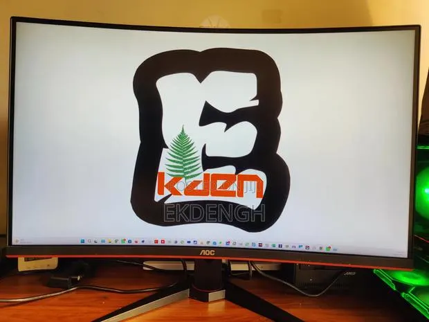 AOC CQ32G1 144Hz 1800R Curved | Dead Pixel at Top-Right Corner · Photo 1