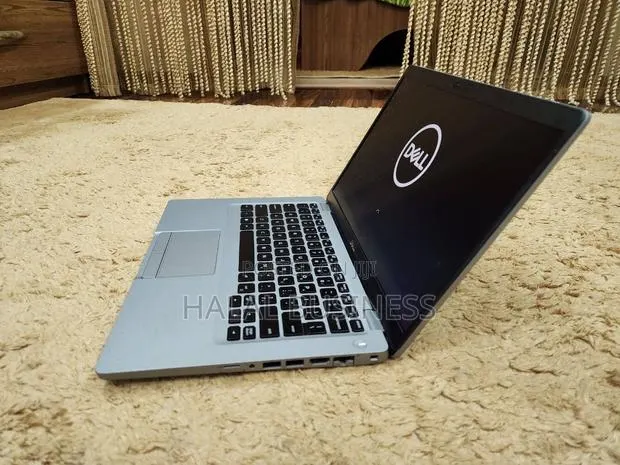 New Laptop Dell Latitude 5520 16GB Intel Core i5 SSD 256GB · Photo 1