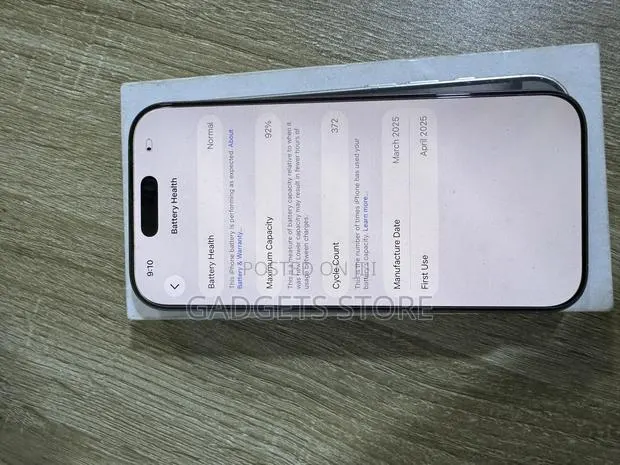 Apple iPhone 16 Pro 256 GB Silver · Photo 1