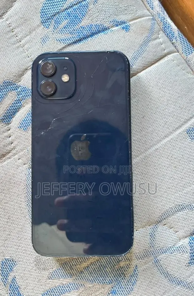 Apple iPhone 12 128 GB Black · Photo 1