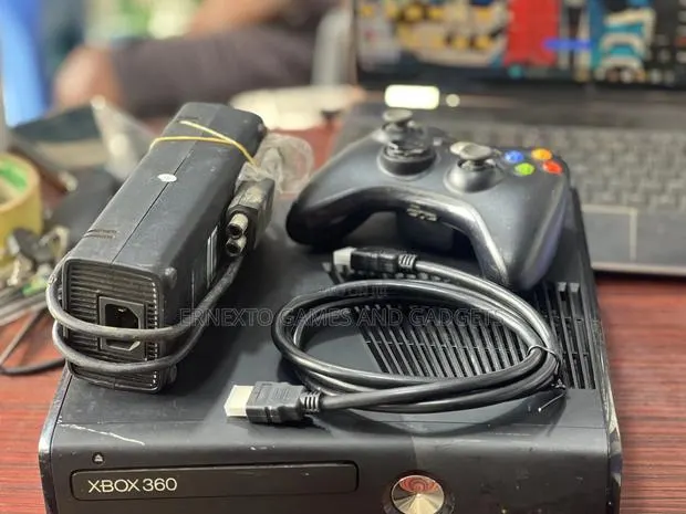 Xbox 360 Kinet With Games