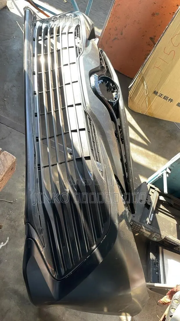 Toyota Camry 2018-2020 Front Bumper Complete Norma/Le · Photo 1