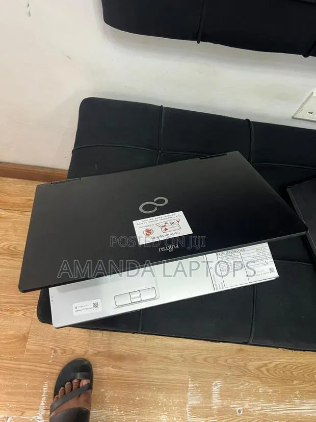 New Laptop Fujitsu Lifebook A1220 8GB Intel Core i3 HDD 320GB · Photo 1