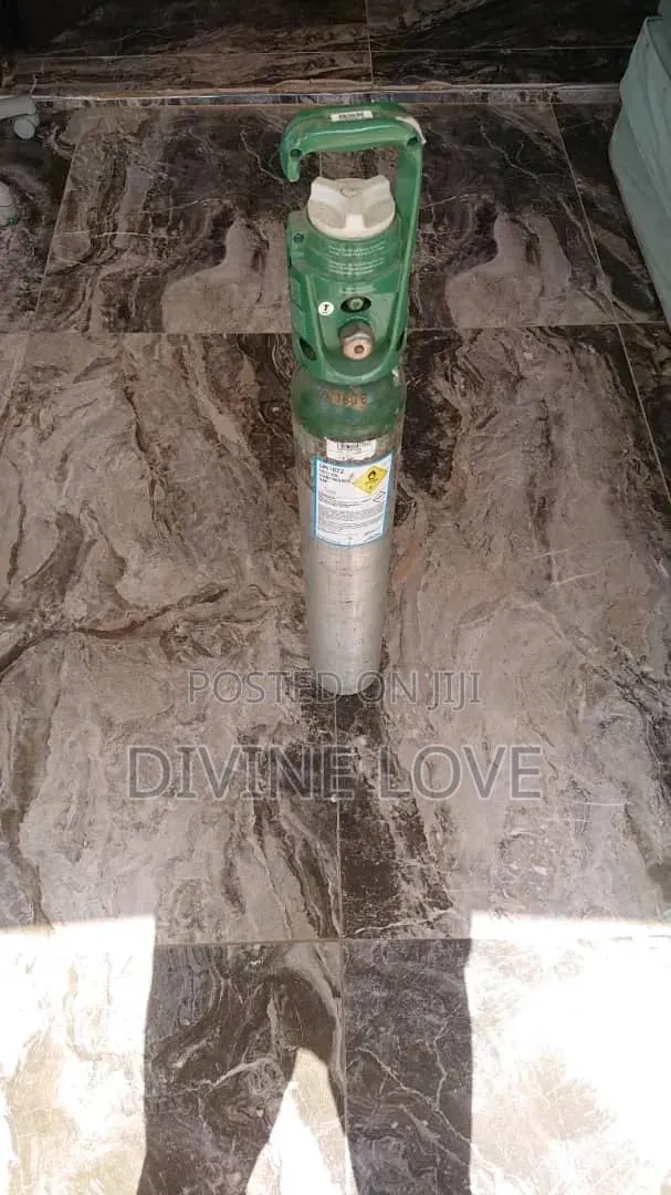 Medical Oxygen Cylinder · Photo 1