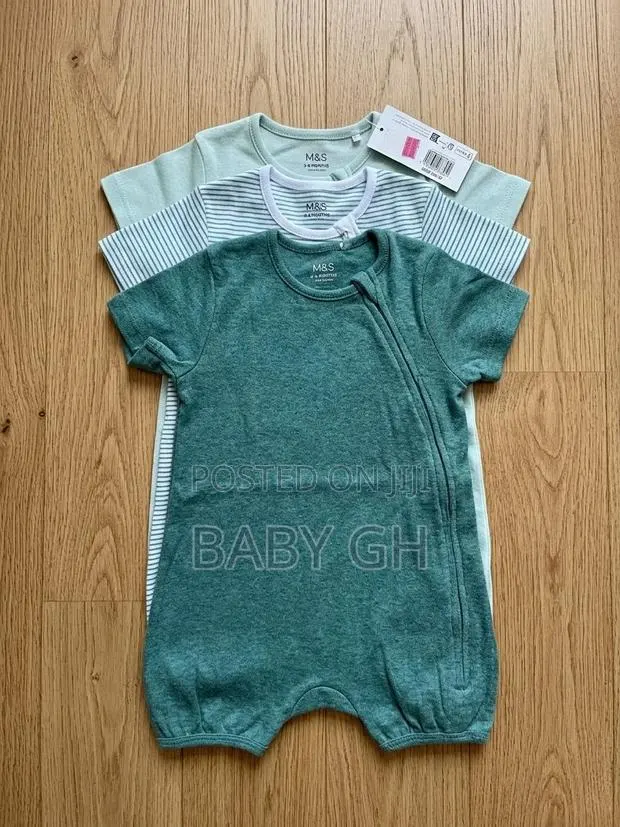 M&S Baby 3 Set Jumsuit · Photo 1