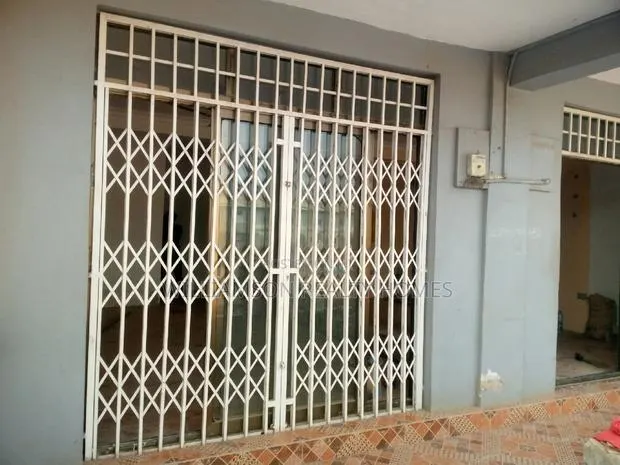 Spacious/Business Shop/Store 4rent,Spintex · Photo 1