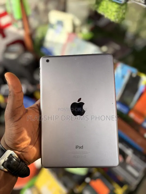 Apple iPad Wi-Fi 16 GB Gray · Photo 1