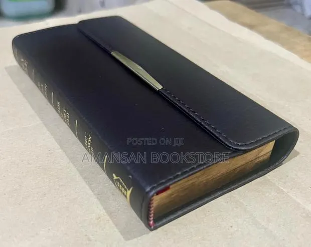 KJV Holy Bible Compact Editionn Brown Leather · Photo 1