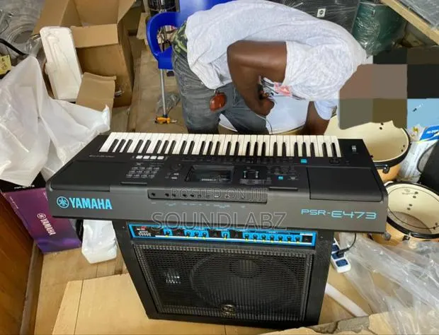 Yamaha PSR-473 Amplifier Combo Setup · Photo 1