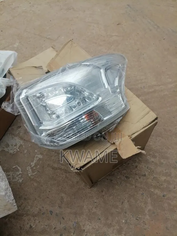 Mitsubishi Outlander 2014 Rh Tail Light · Photo 1