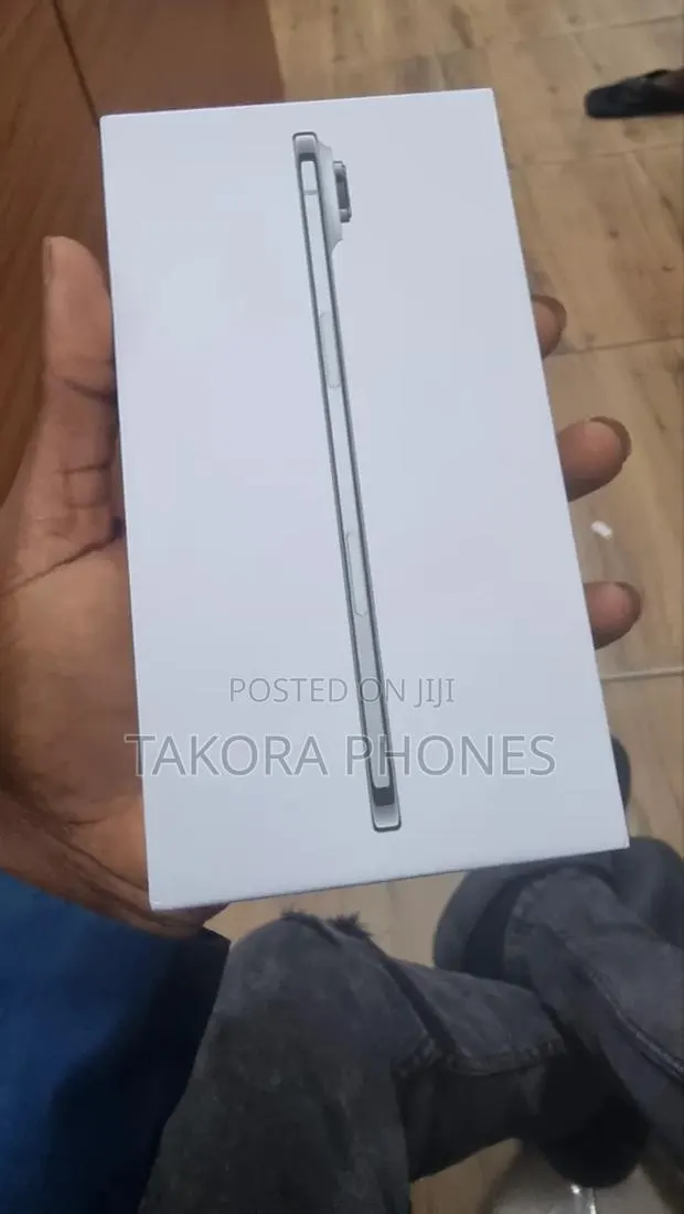 New Apple iPhone Air 256 GB Black · Photo 1