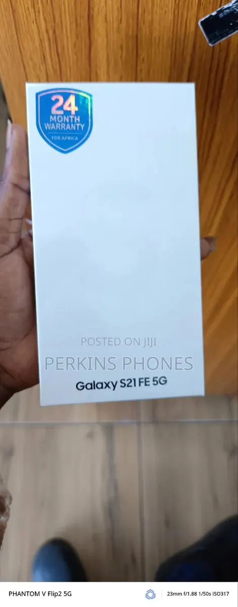 New Samsung Galaxy S21 FE 5G 128 GB Black · Photo 1