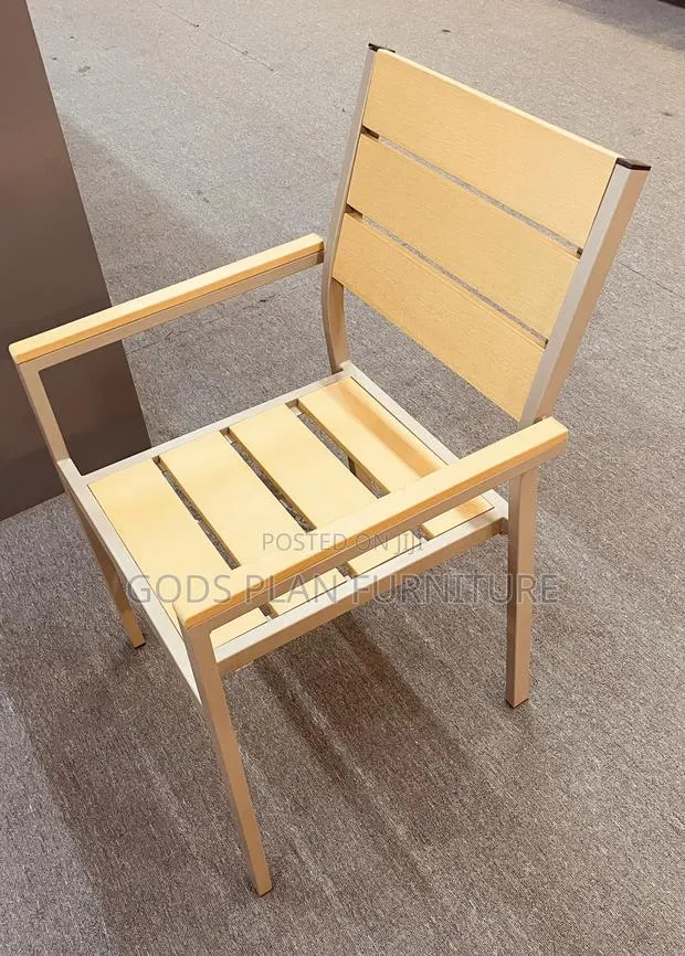 Patio Dining Chair · Photo 1