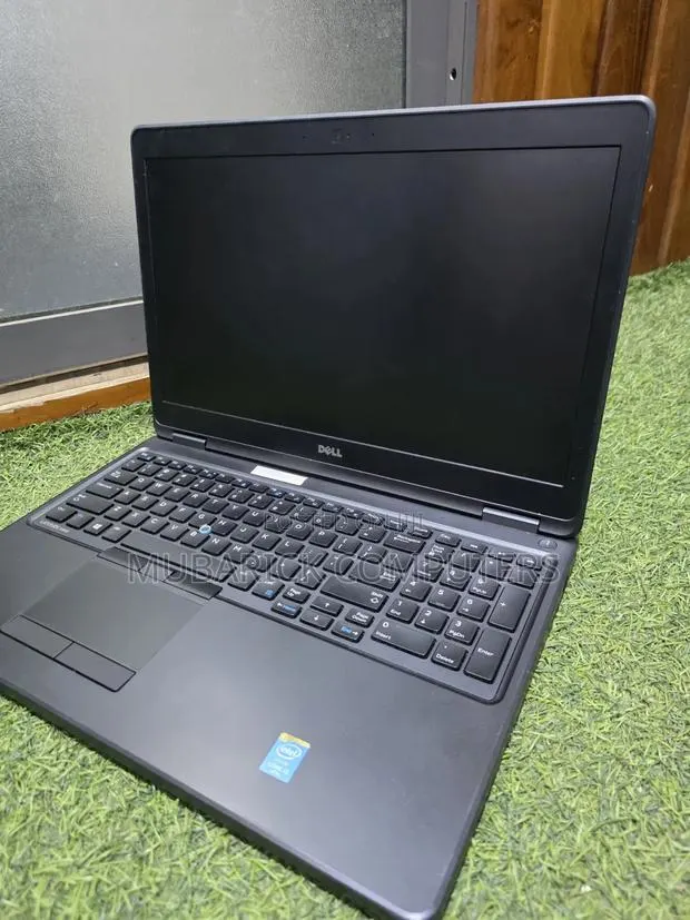 Laptop Dell Latitude 5550 8GB Intel Core i5 HDD 500GB · Photo 1