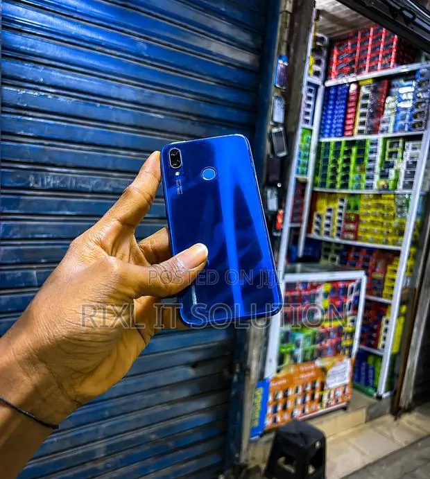 New Huawei P20 Lite 128 GB Blue · Photo 1