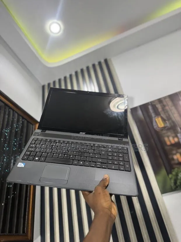 Laptop Acer AS5755 8GB Intel Pentium HDD 500GB · Photo 1