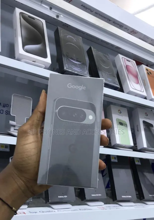 New Google Pixel 10 128 GB Black · Photo 1