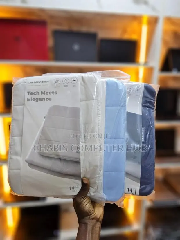 Portable Laptop Pouch · Photo 1