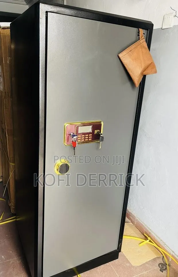 Safe Box - Cash/Document Box (157cm X 60cm) · Photo 1