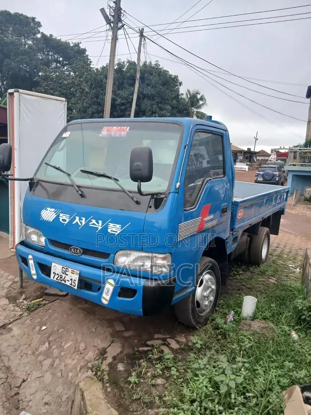 Strong and Neat Bongo Frontier With JT Engine · Photo 3