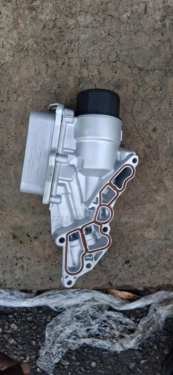 Oil Cooler Housing Fits Mercedes-Benz Engine 272 GLK · Photo 1